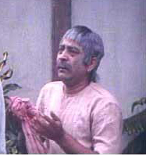 चित्र:Satendra-kappu-in-Sholay.jpg