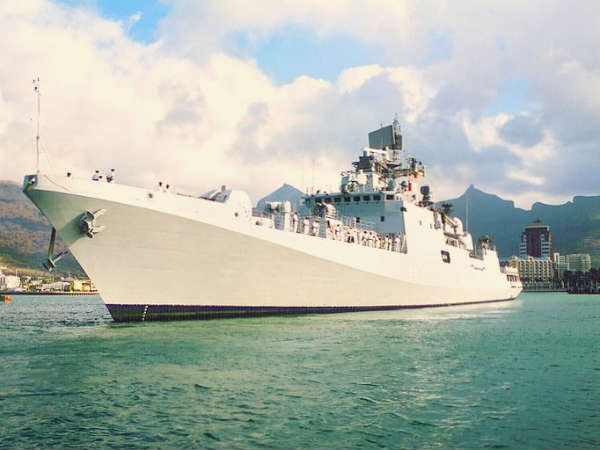 चित्र:INS-Tabar-F44.jpg