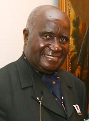 चित्र:Kenneth Kaunda.jpg