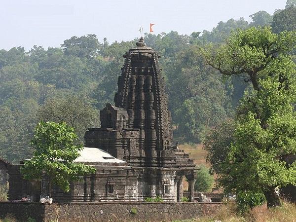 चित्र:Amruteshwar-Shiv-Mandir-Nashik.jpg