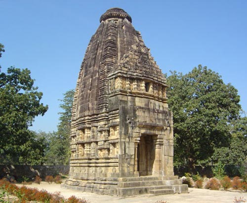 चित्र:Mama-Bhanja-Temple-Barsoor.jpg