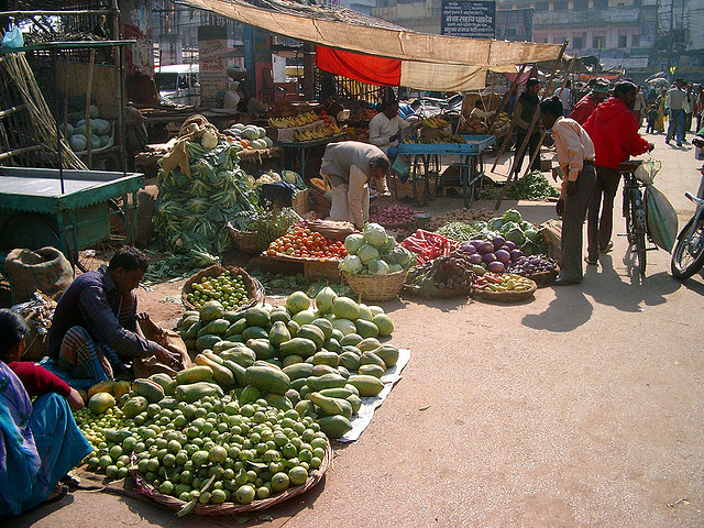 चित्र:Vegetable-Market-Varanasi.jpg