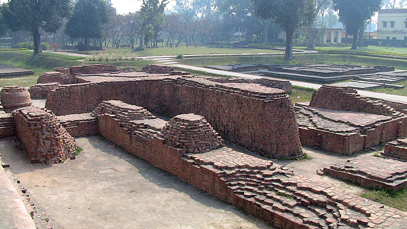 चित्र:Kushinagar-Parinirvana-Temple.jpg