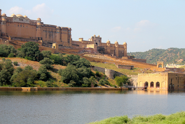 चित्र:Maota-Lake-Jaipur.jpg