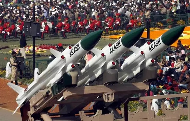 चित्र:Akash-Missile.jpg