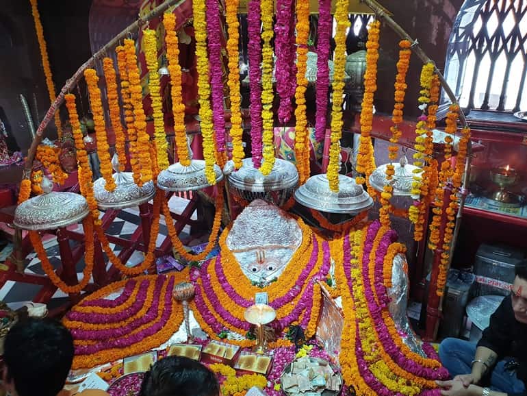 चित्र:Pandupol-Hanuman-Mandir-Alwar.jpg