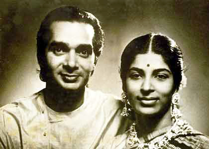 चित्र:Uday-Shankar-and-Amla.jpg