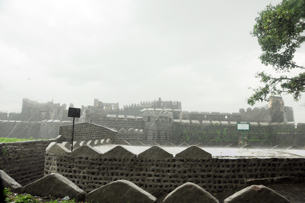 चित्र:Kandhar-Fort.jpg