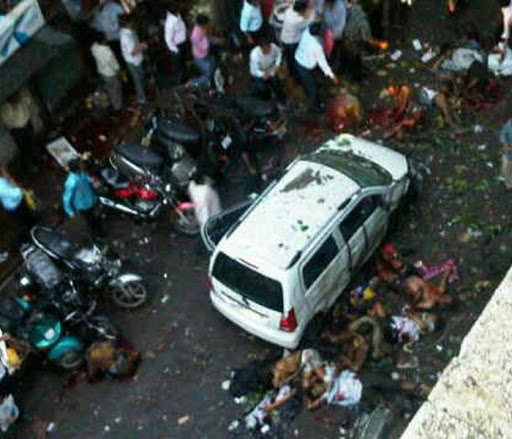 चित्र:Jhaveri-bazar-mumbai-blast-2011.jpg