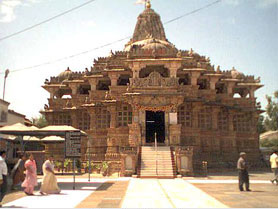 चित्र:Shamlaji-Temple-Gujrat.jpg