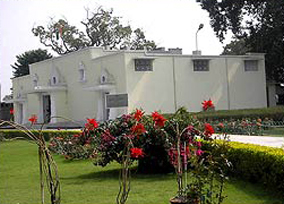 चित्र:Nalanda-museum.jpg