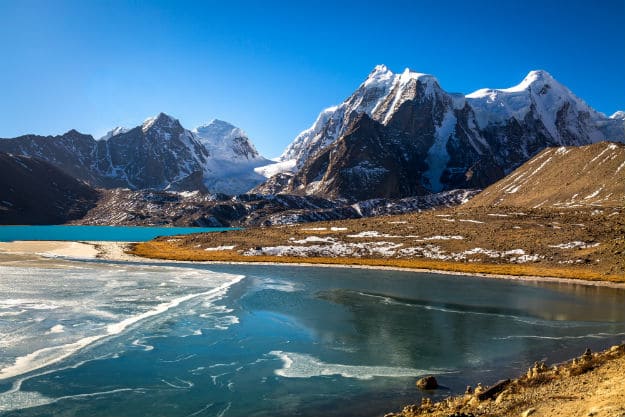 चित्र:Gurudongmar-Lake.jpg