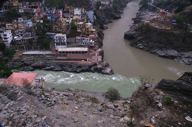 चित्र:Devprayaag-River-4.jpg