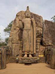 चित्र:Avukana-Buddha-Statue-1.jpg