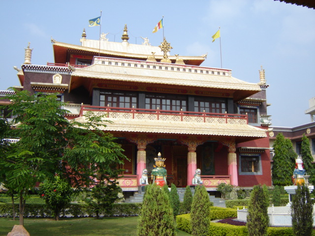 चित्र:Kagyu-Tibetan-Monastery.jpg