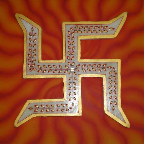 चित्र:Swastika.jpeg