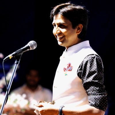 चित्र:Kumar-Vishwas-1.jpg