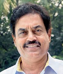 चित्र:Dilip-Vengsarkar-1.jpg