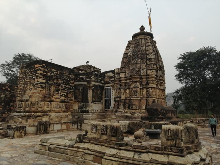 चित्र:Neelkanth-Mahadev-Temple-Alwar.jpg
