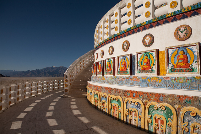 चित्र:Shanti-Stupa-At-Leh-Ladakh.jpg