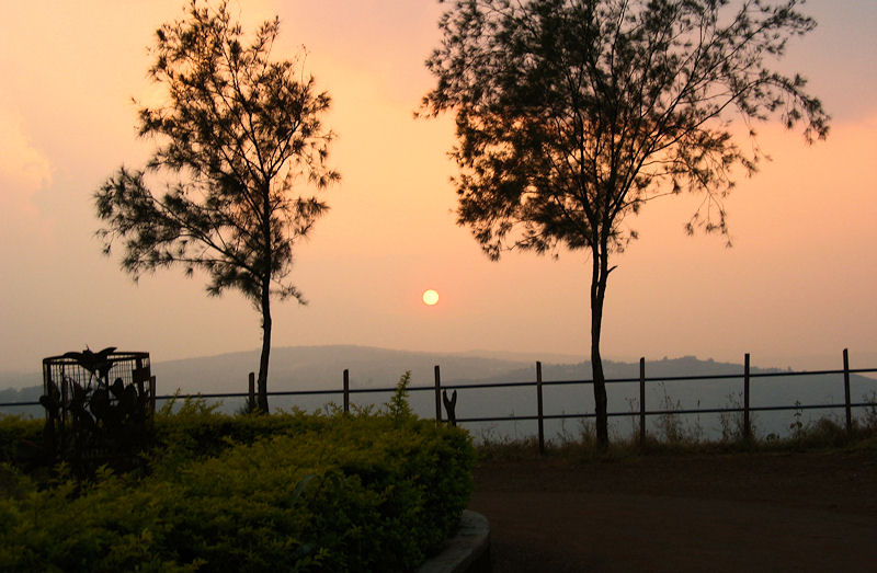 चित्र:Panchgani-Sunset.jpg