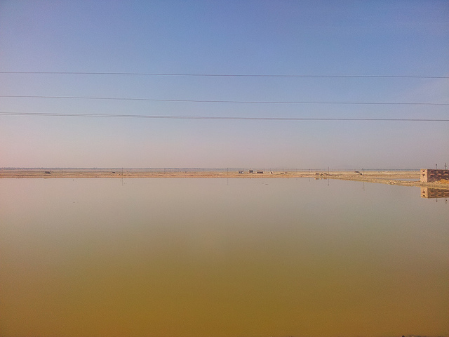 चित्र:Sambhar-Lake-Jaipur.jpg
