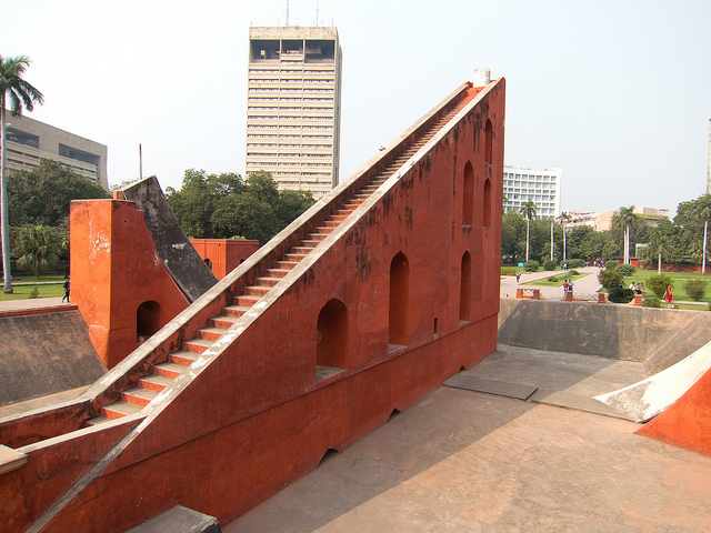 चित्र:Jantar-Mantar-Delhi-11.jpg