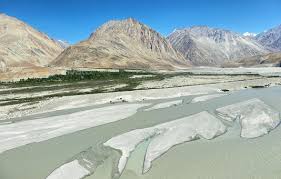 चित्र:Nubra-Valley-Ladakh.jpg