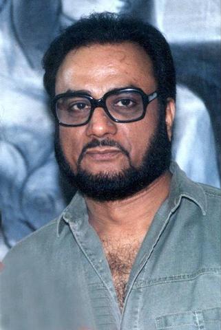 चित्र:Dinesh-Thakur.jpg