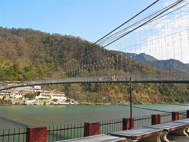 चित्र:Ram-Jhula-Rishikesh-6.jpg