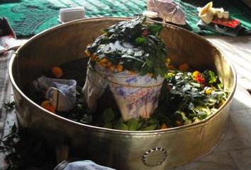 चित्र:Tameshwar-Nath shivling.jpg