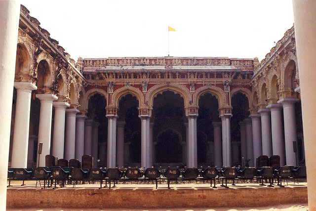 चित्र:Thirumalai-Nayakkar-Mahal.jpg