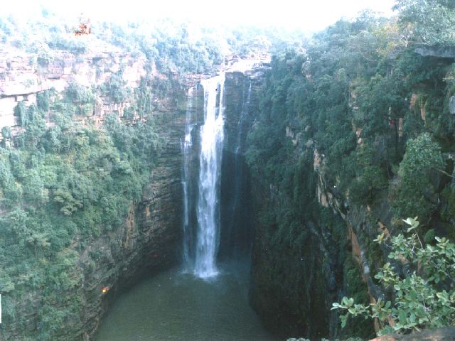 चित्र:Telhar-Fall-Kaimur-Hill.jpg