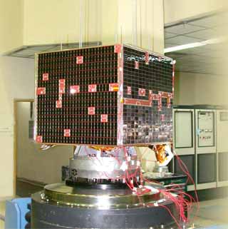 चित्र:Hamsat-Satellite.jpg