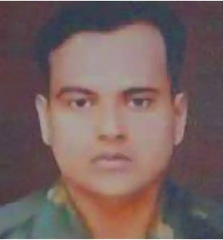 चित्र:Major-Vivek-Gupta.jpg