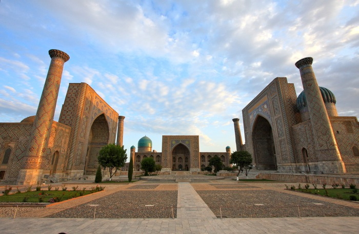 चित्र:Registan-Samarkand.jpg