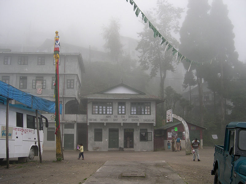 चित्र:Tibetan-Refugee-Darjeeling.jpg