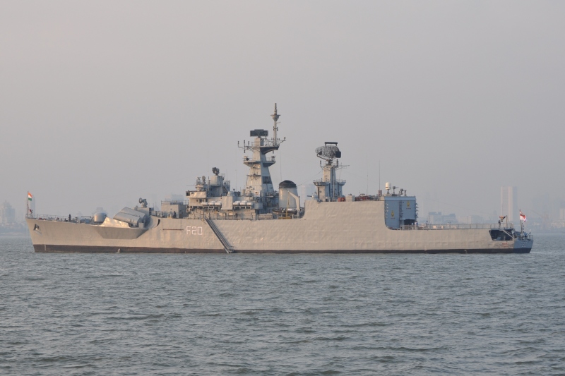 चित्र:INS-Godavari.jpg