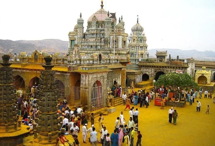 चित्र:Khandoba-Temple.jpg