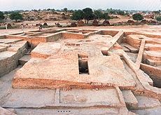 चित्र:Rakhigarhi.jpg