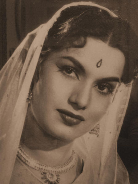 चित्र:Shyama-1.jpg