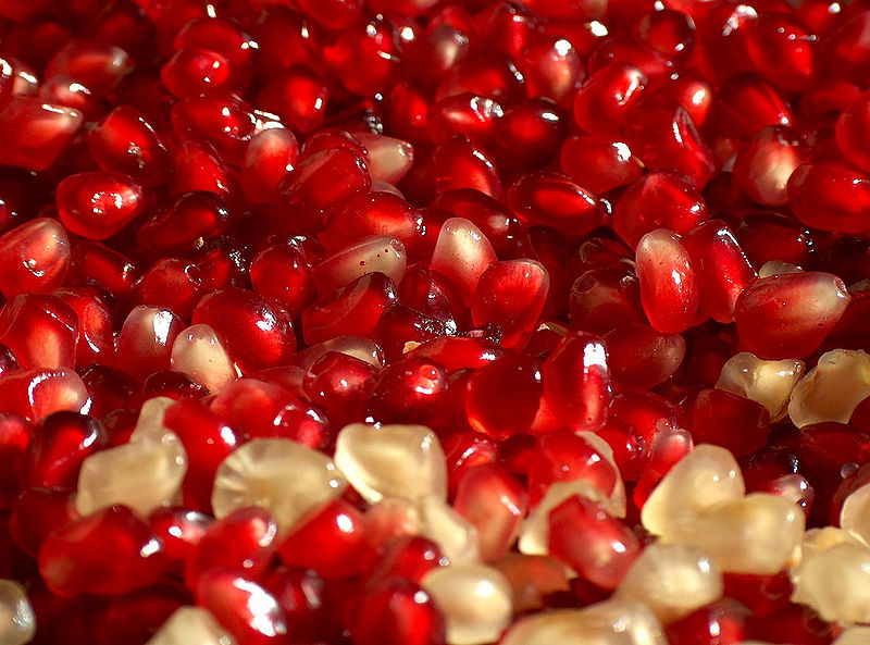 चित्र:Pomegranate-2.jpg