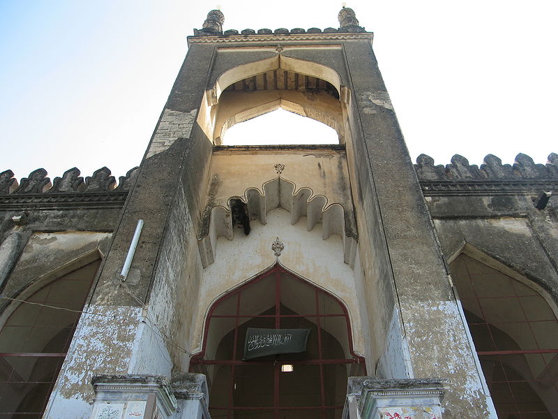 चित्र:Mosque-Gulbarg-Fort-Gulbarg.jpg