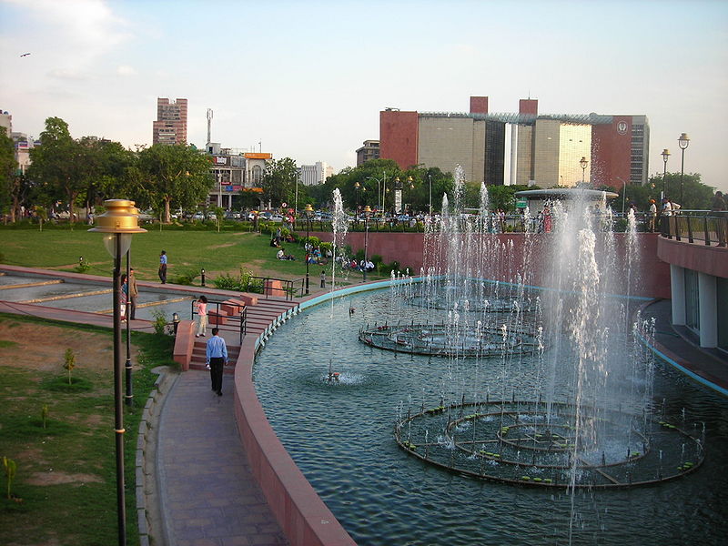 चित्र:Connaught-Place-Delhi.jpg
