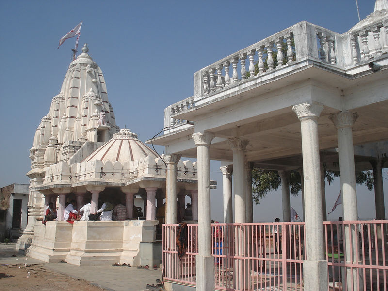 चित्र:Beneshwar-Dham-Dungarpur-5.jpg