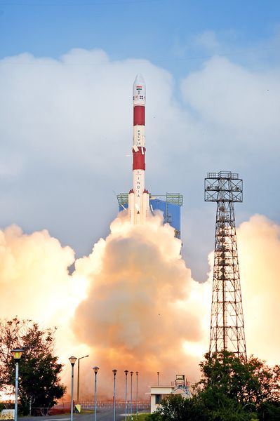 चित्र:PSLV-C40 Cartosat-2.jpg