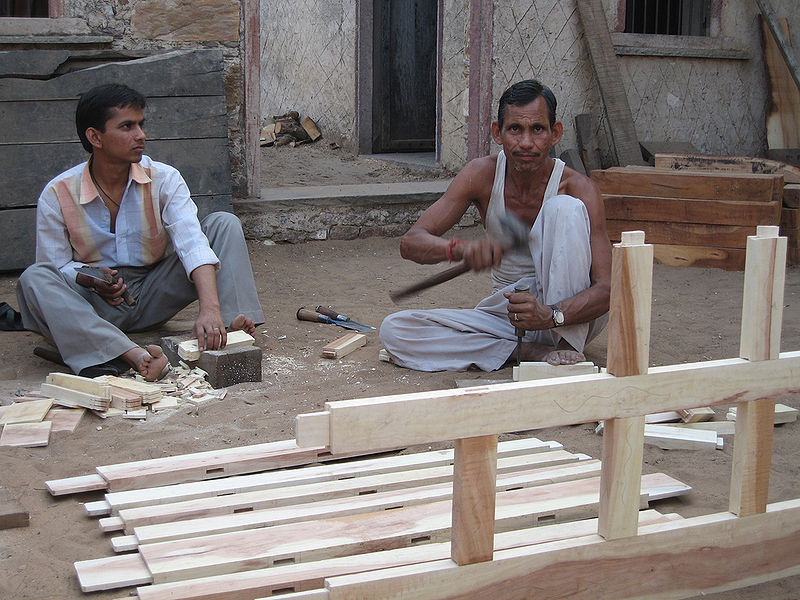 चित्र:Carpenter-1.jpg