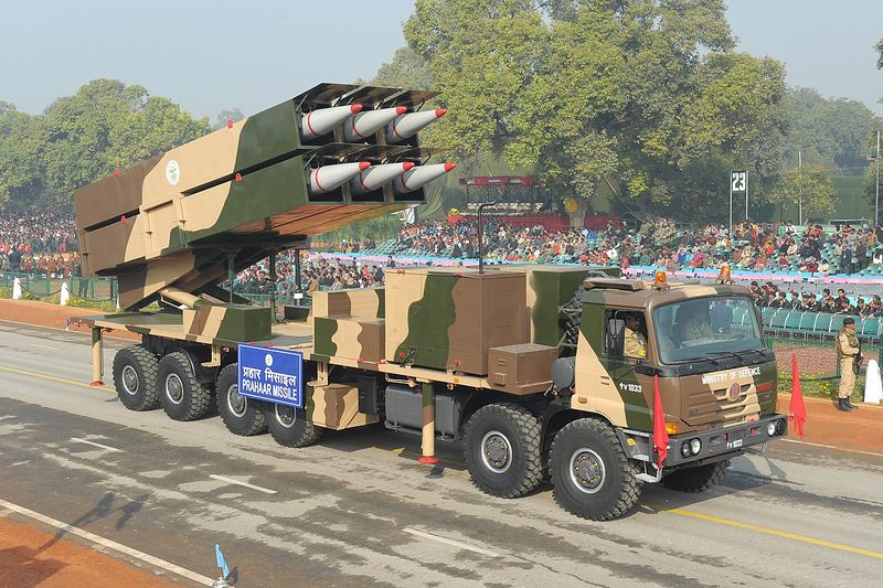 चित्र:Prahaar-Missile.jpg