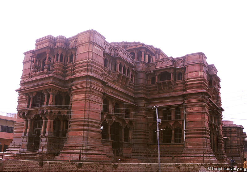 चित्र:Govindev-temple-10.jpg
