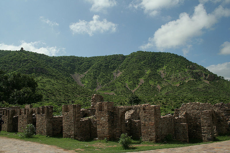 चित्र:Bhangarh.jpg